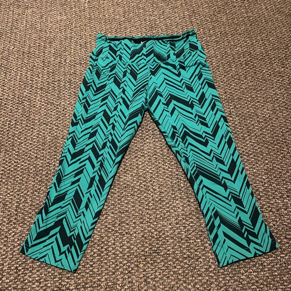Nike Emerald Green Capri-Leggings
